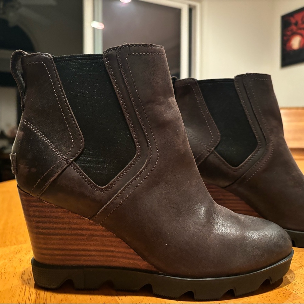 Dark brown Sorel wedges